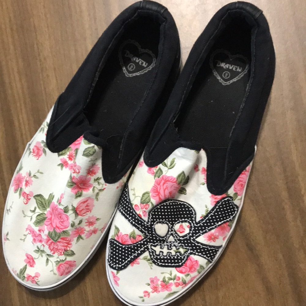 Draven crossbones and skulls floral slip-ons. 9
